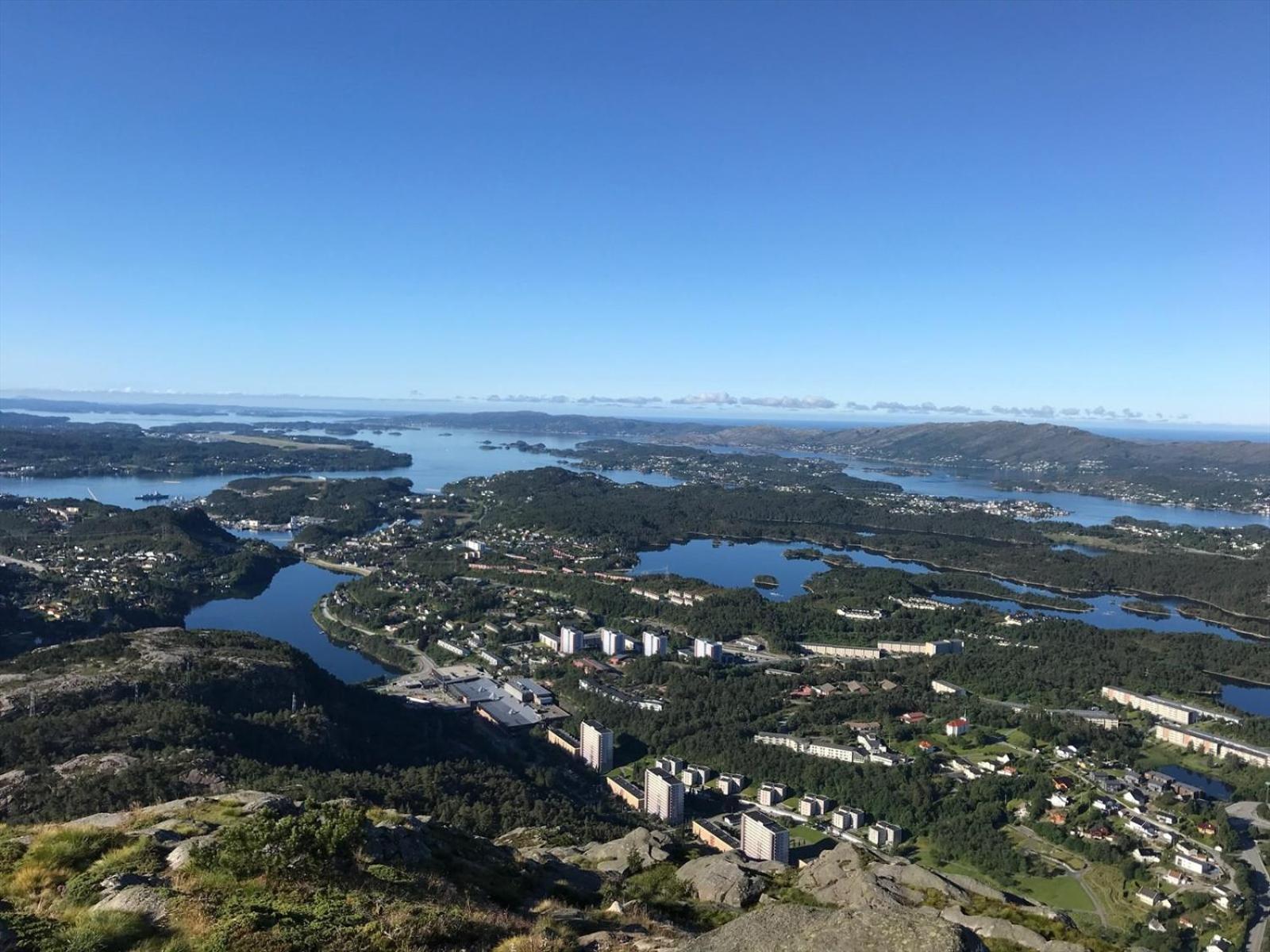 A Beautiful 3-Bedroom Apartment With Stunning Views And Free Parking Bergen Bagian luar foto